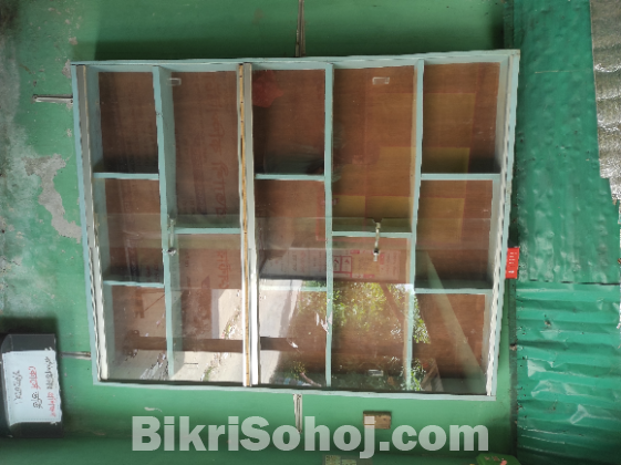 দুটি দোকানের রেক বিক্রি করা হবে